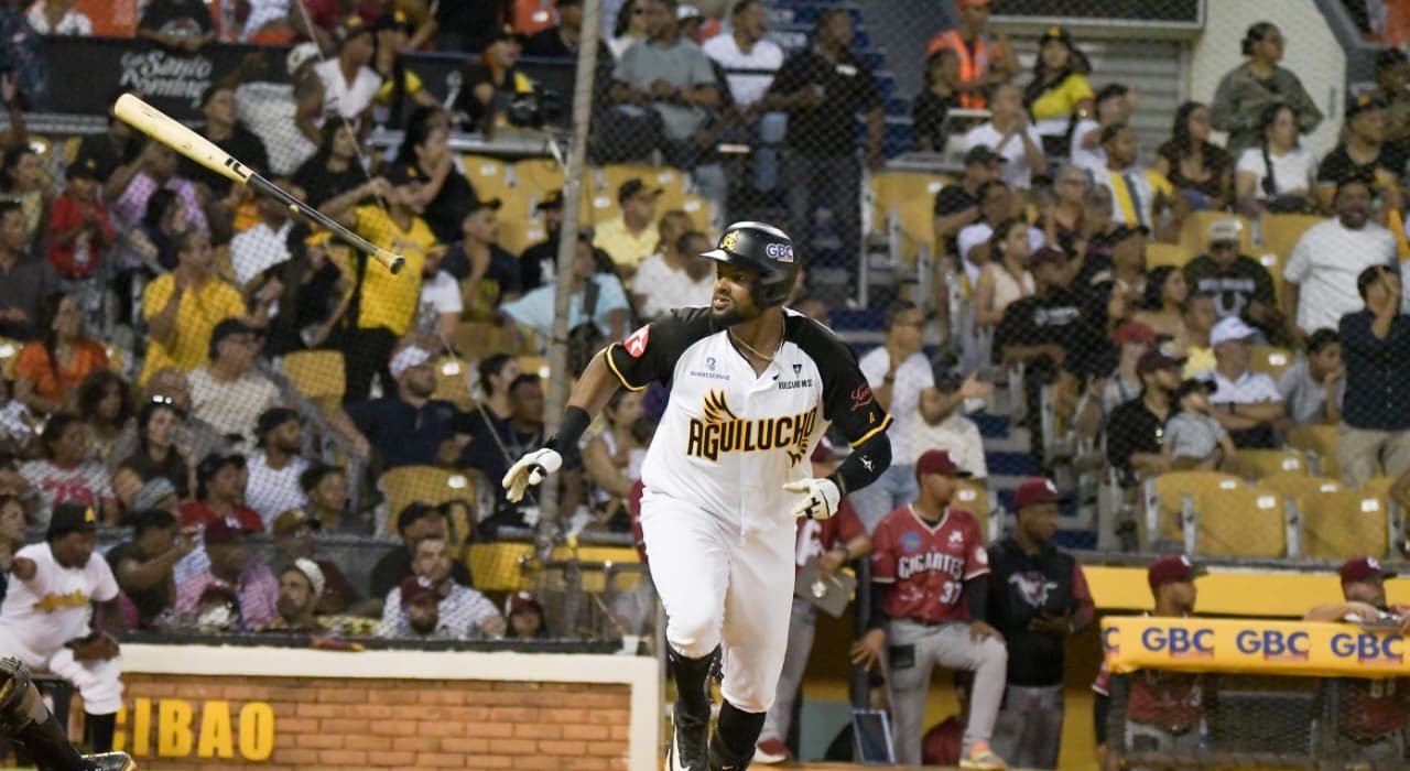 Águilas vencen 4-1 a Gigantes y logran su primer triunfo
