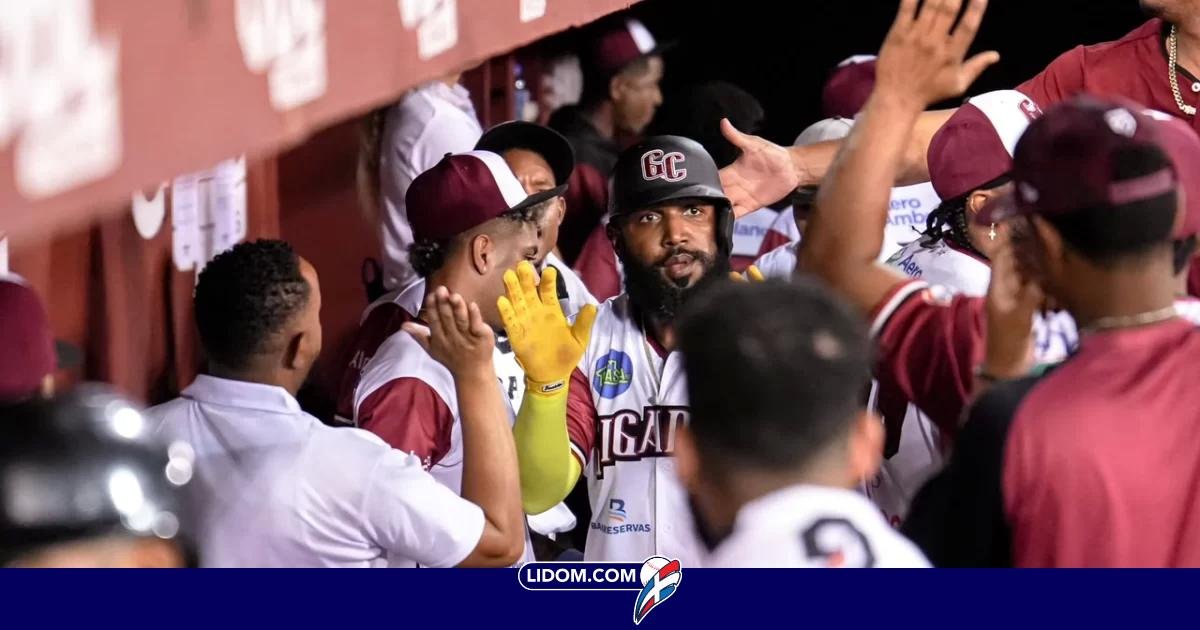Gigantes frenan racha y tumban al Licey 5-1