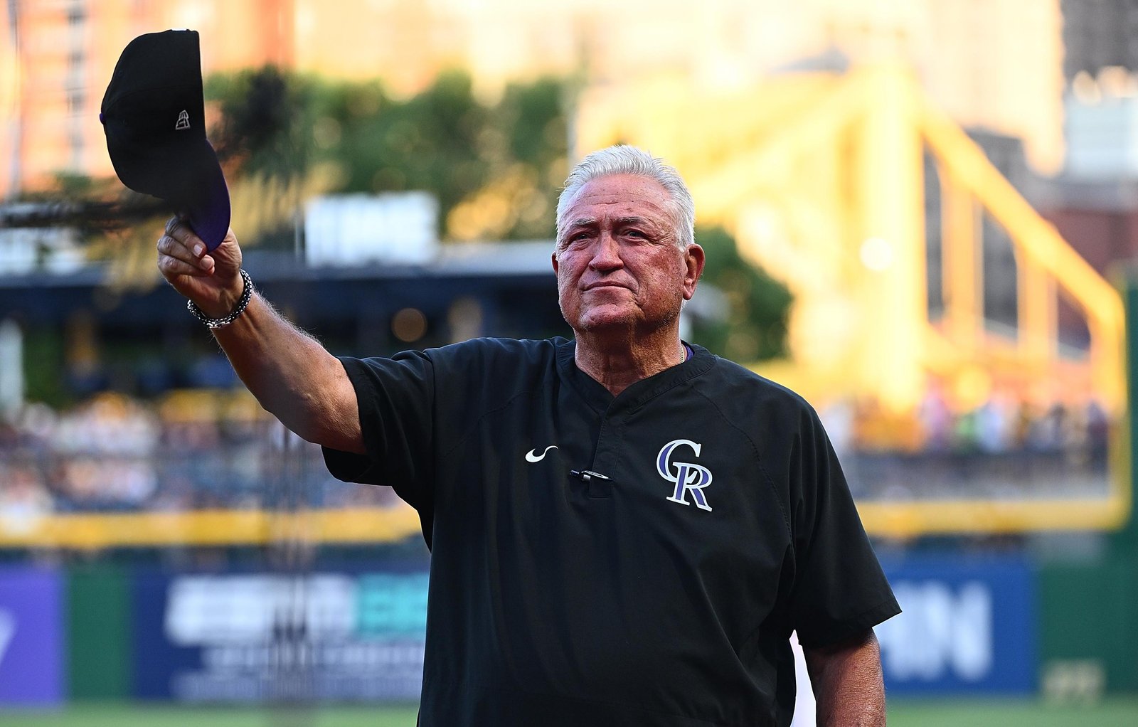 Clint Hurdle anuncia que deja a los Rockies