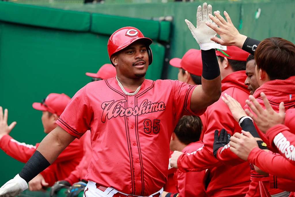 Dominicano Elehuris Montero con 12 jonrones beisbol Japón